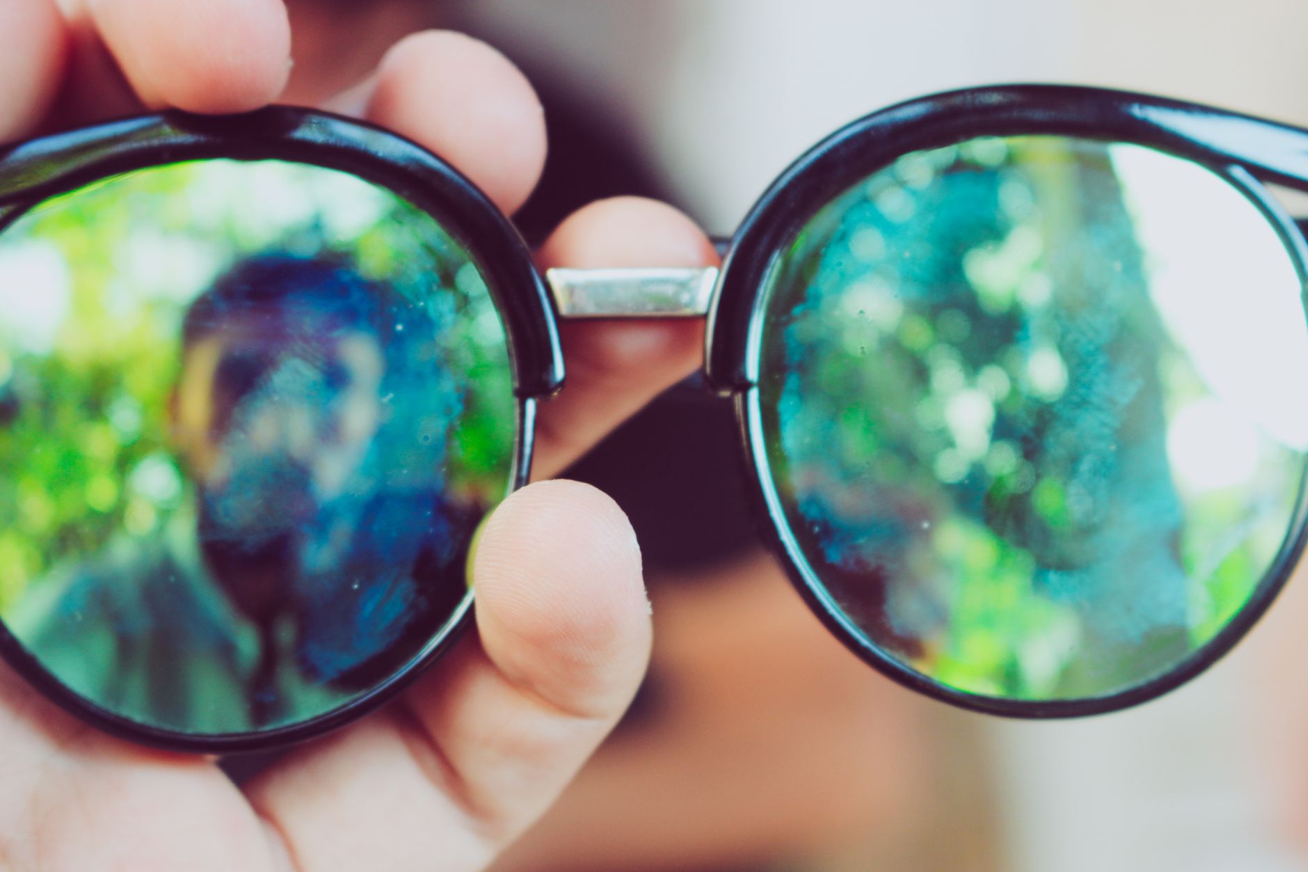 Superior Peripheral Vision: Proven Benefits for Deaf Adults